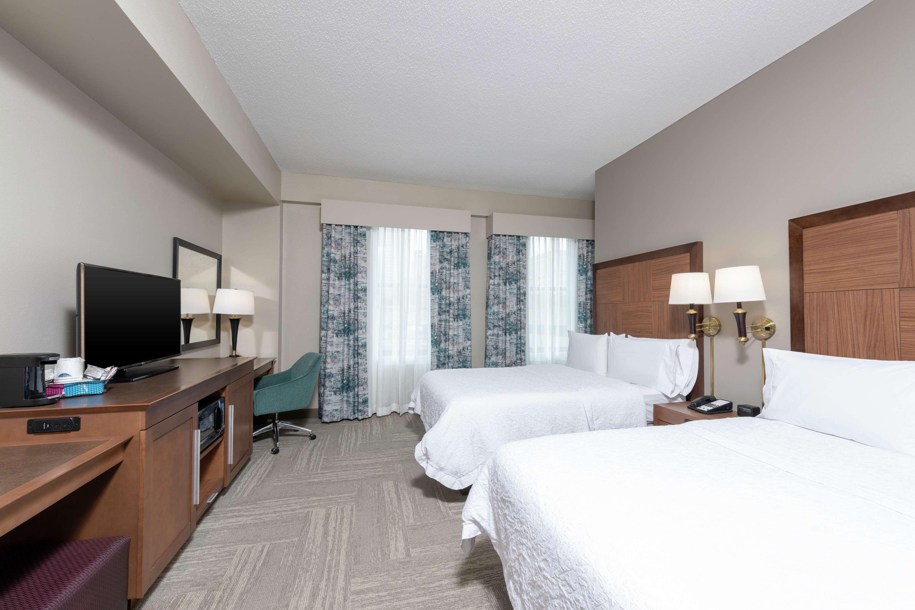 Hampton Inn Indianapolis Downtown Across From Circle Centre Kültér fotó